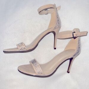 Marc Fisher Women’s Size 7-1/2 Cream Jeweled Rhinestone Pumps High Heel Shoes